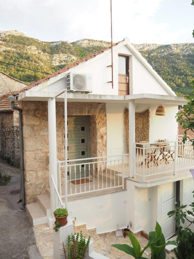 Mi Sestre - Studio Apartment Hvar Vrisnik Jelsa  Exterior photo